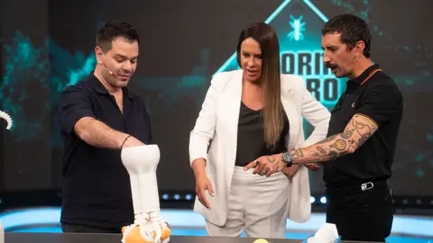 ¡Alucinante! La complejidad de los SpiRobs deja sin palabras a Karla Sofía Gascón ¡Alucinante! La complejidad de los SpiRobs deja sin palabras a Karla Sofía Gascón