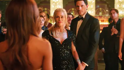 Mafias, amores, fiestas y venganza: los actores de Eva y Nicole definen la nueva serie que llega a Antena 3 Mafias, amores, fiestas y venganza: los actores de Eva y Nicole definen la nueva serie que llega a Antena 3