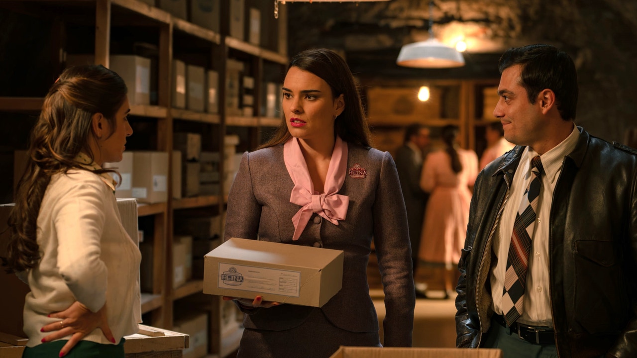 Tasio se enfada con Fina por no apoyar a Carmen, pero ella protesta: "Esto es mi idea, yo me lo guiso, yo me lo como"