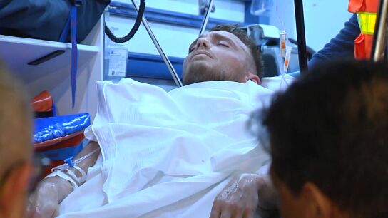 Jasper Cillessen a su llegada al hospital de Vigo