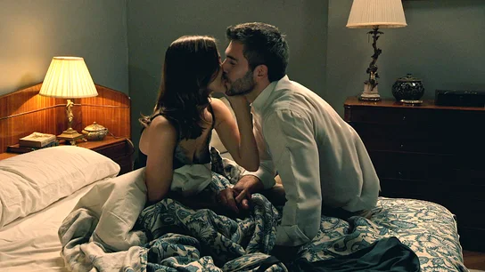 Damián descubre que Andrés y Begoña han vuelto a pasar la noche juntos Damián descubre que Andrés y Begoña han vuelto a pasar la noche juntos
