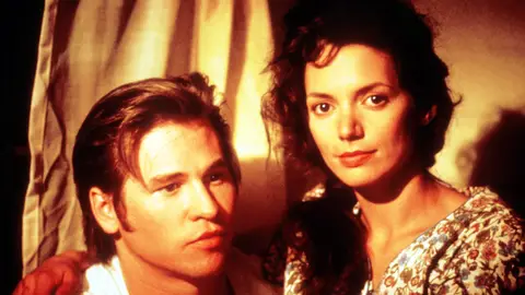 Val Kilmer y Joanne Whalley Val Kilmer y Joanne Whalley