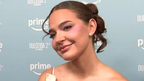 Laura Escanes atendiendo a la prensa Laura Escanes atendiendo a la prensa