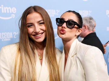 Sof&iacute;a Surferss y Lola Lolita en el estreno de la segunda temporada del documental de Dulceida 