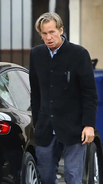 Val Kilmer paseando por Los Angeles en 2017 Val Kilmer paseando por Los Angeles en 2017