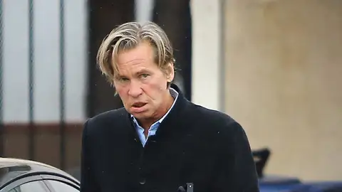 Val Kilmer paseando por Los Angeles en 2017 Val Kilmer paseando por Los Angeles en 2017