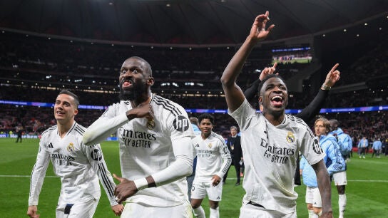 Antonio R&uuml;diger y Vin&iacute;cius, sobre el c&eacute;sped del Metropolitano