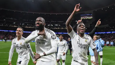 Antonio Rüdiger y Vinícius, sobre el césped del Metropolitano Antonio Rüdiger y Vinícius, sobre el césped del Metropolitano