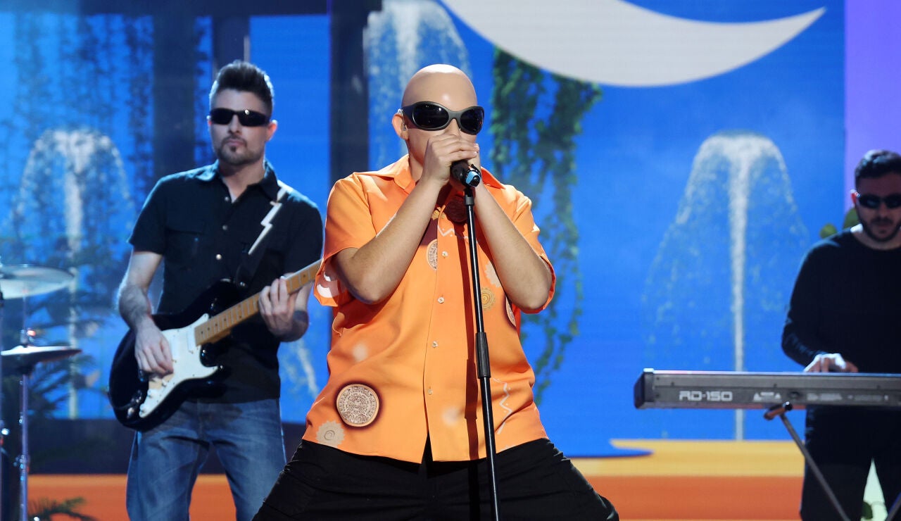 Desternillante e inigualable: Esperansa Grasia enloquece con 'Te quiero comer la boca' de La mosca Ts&eacute;-Ts&eacute; 