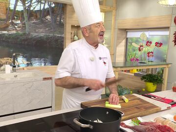 &iexcl;Un petirrojo se cuela en el plat&oacute; de Karlos Argui&ntilde;ano!: "Habr&aacute; que abrir todo para que salga"