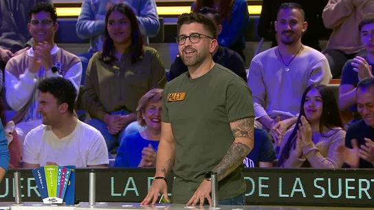 “Menos mal que he dicho la `C´ porque la hubiera cagado en el país”: Alex se arriesga y consigue hacerse con el Gran premio “Menos mal que he dicho la `C´ porque la hubiera cagado en el país”: Alex se arriesga y consigue hacerse con el Gran premio