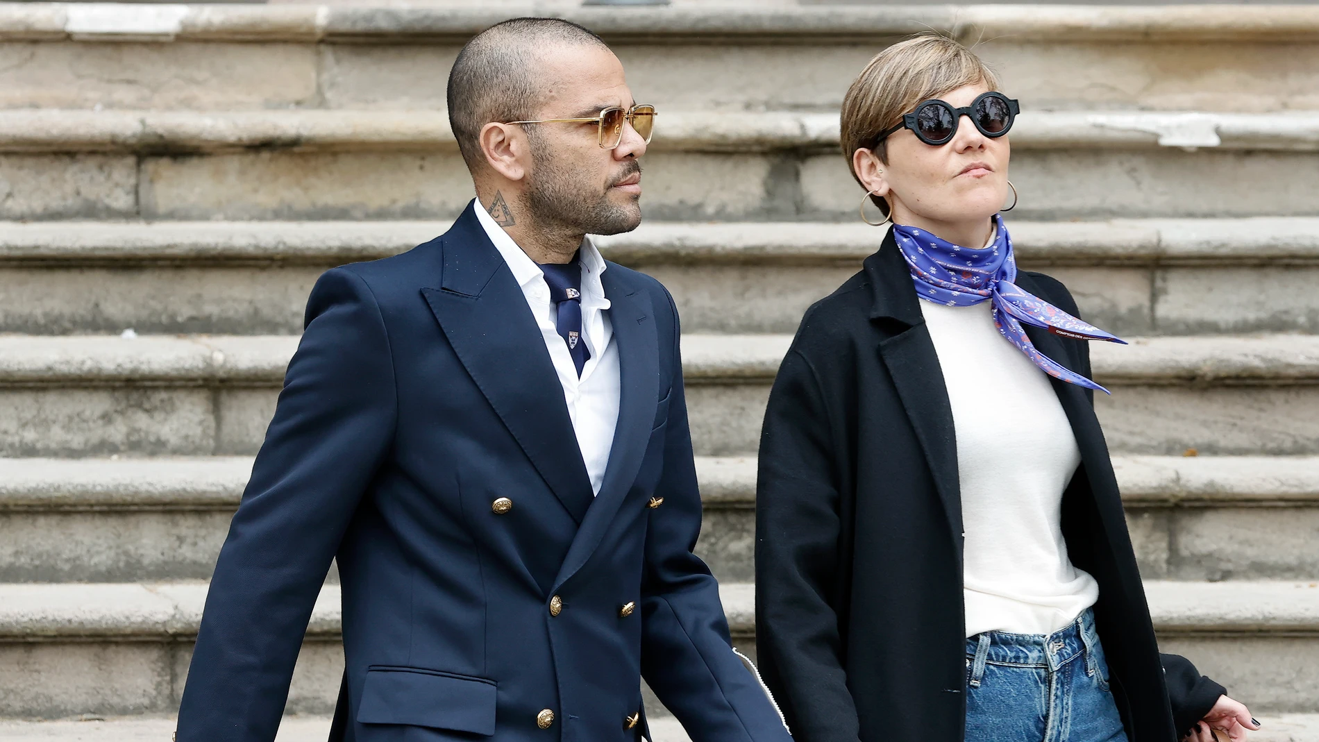 Dani Alves abandona la sede del TSJC, junto a su abogada Inés Guardiola Dani Alves abandona la sede del TSJC, junto a su abogada Inés Guardiola