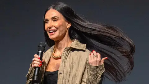 Demi Moore y su característica larga melena Demi Moore y su característica larga melena