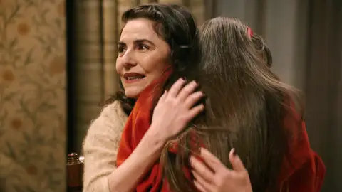Damián sorprende a Digna en su cumpleaños con el mejor regalo, ¡lleva a Julia a casa de los Merino! Damián sorprende a Digna en su cumpleaños con el mejor regalo, ¡lleva a Julia a casa de los Merino!