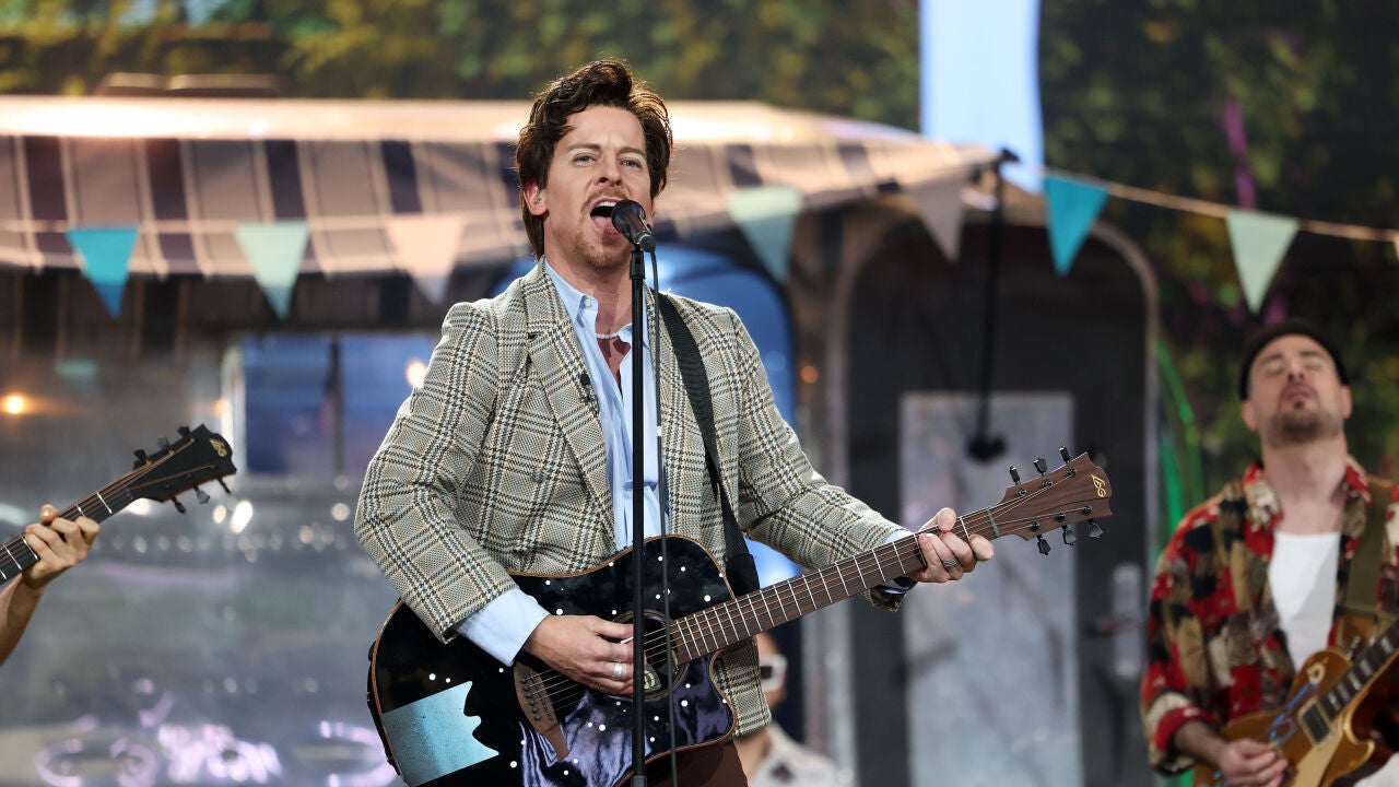 Manu Baqueiro brilla como Harry Styles en su interpretación de ‘Golden’