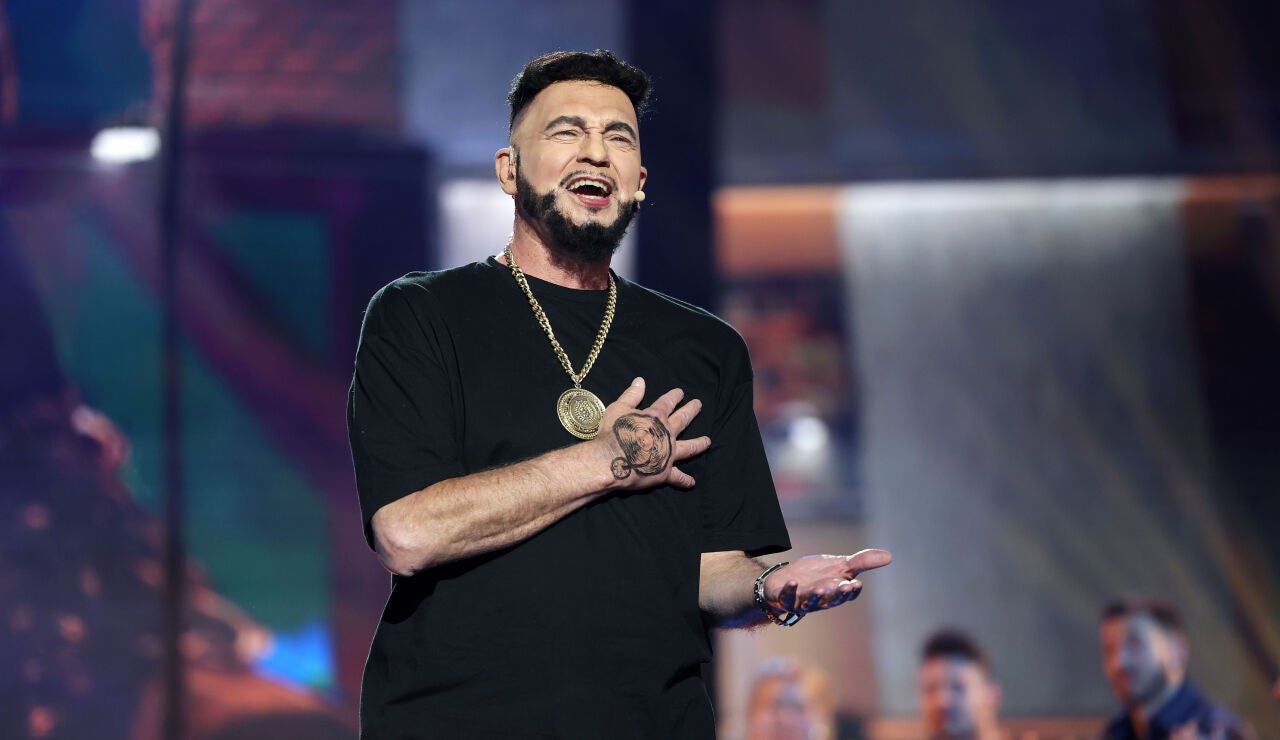 &iexcl;De Tu cara me suena a la Feria de Abril! Bert&iacute;n Osborne se mete en la piel de Omar Montes para hacernos bailar con 'La sevillana' 