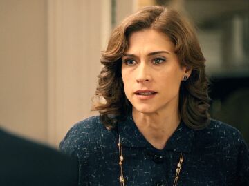 Marta advierte a su padre que don Pedro se est&aacute; llevando a Tasio a su terreno para asegurarse la direcci&oacute;n de la empresa 