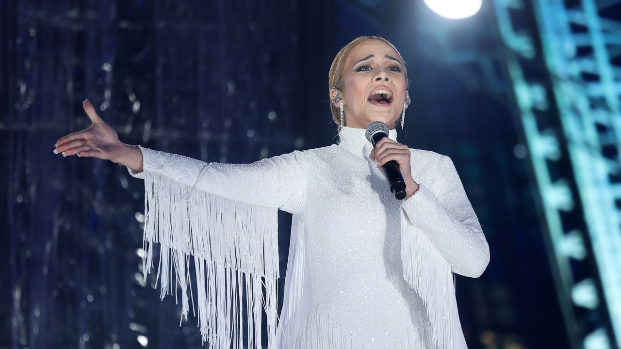 Melani deslumbra con un homenaje a Céline Dion que eriza la piel Melani deslumbra con un homenaje a Céline Dion que eriza la piel
