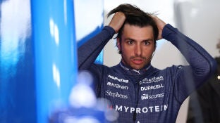 Carlos Sainz, en el box de Williams en Suzuka