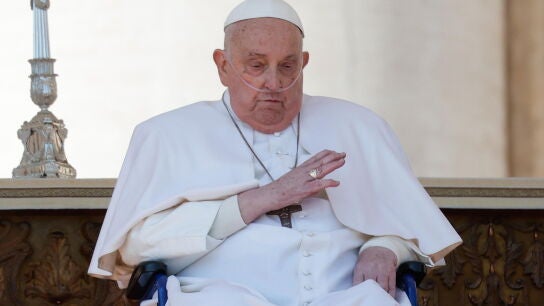 El papa Francisco durante la misa dedicada a los enfermos en la Plaza de San Pedro