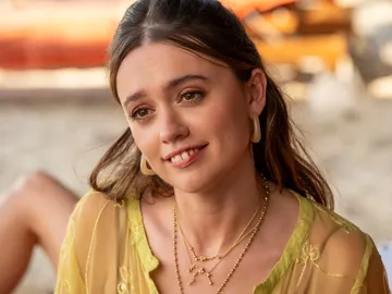 Aimee Lou Wood como Chelsea en el episodio 8 de The White Lotus 3 Aimee Lou Wood como Chelsea en el episodio 8 de The White Lotus 3
