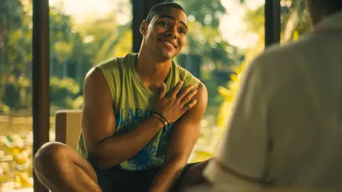 Zion en The White Lotus Zion en The White Lotus