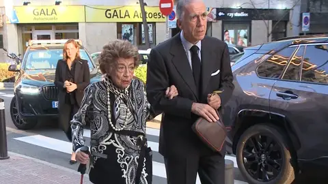 Piru Urquijo en el funeral de Paloma de Urquijo y Eulate Piru Urquijo en el funeral de Paloma de Urquijo y Eulate