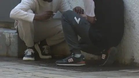 Los vecinos de la zona piden que haya más vigilancia en la zona Los vecinos de la zona piden que haya más vigilancia en la zona