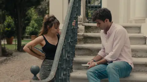 Bosco y Barbie haciendo trabajo de campo Bosco y Barbie haciendo trabajo de campo