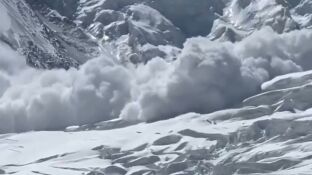 Imagen de la avalancha en el Annapurna