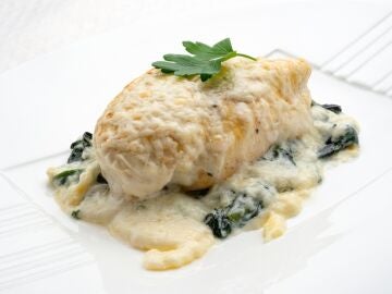 Pechuga de pollo a la florentina con queso