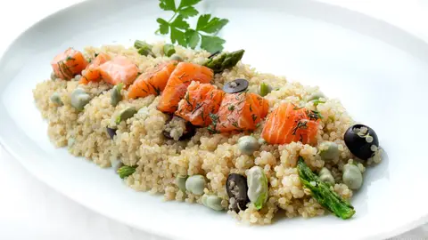 Karlos Arguiñano: "Vamos a preparar un pedazo de ensalada de quinoa, salmón y habitas" Karlos Arguiñano: "Vamos a preparar un pedazo de ensalada de quinoa, salmón y habitas"
