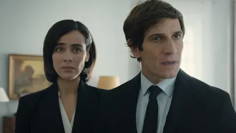 Quim Gutiérrez y Esmeralda Pimentel en Un funeral de locos Quim Gutiérrez y Esmeralda Pimentel en Un funeral de locos