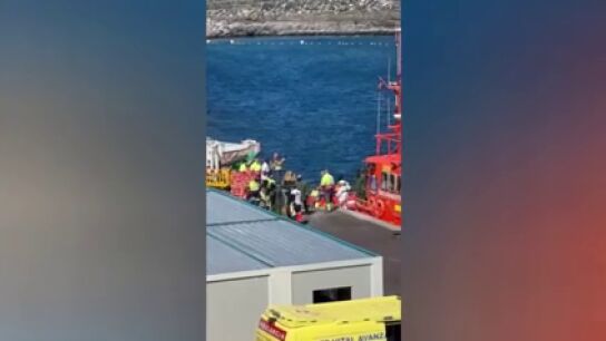 Llega un cayuco con 71 hombres a bordo a El Hierro en plena alerta meteorol&oacute;gica