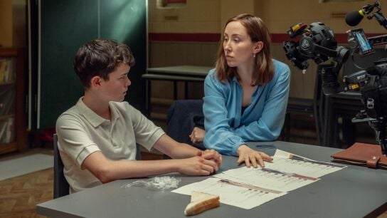 Owen Cooper como Jamie Miller y Erin Doherty como Briony Ariston en el episodio 3 de Adolescencia