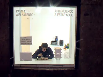 Peformance sobre la soledad. Peformance sobre la soledad.