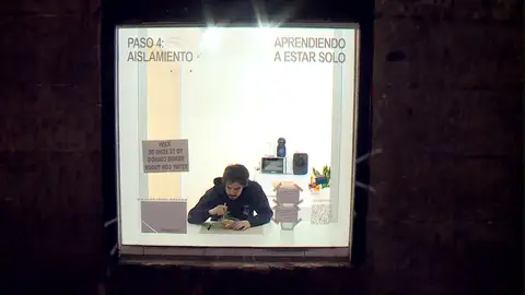 Peformance sobre la soledad. Peformance sobre la soledad.