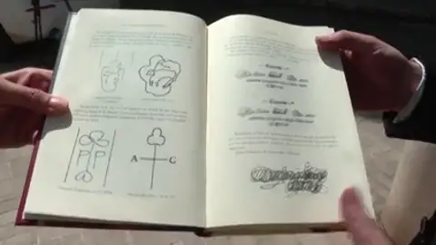 Antonio Azaustre asegura que se trata de una muestra definitiva Antonio Azaustre asegura que se trata de una muestra definitiva