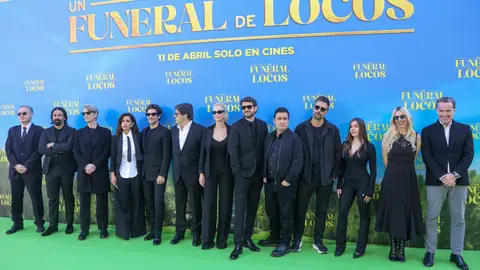 El equipo de la película Un funeral de locos El equipo de la película Un funeral de locos