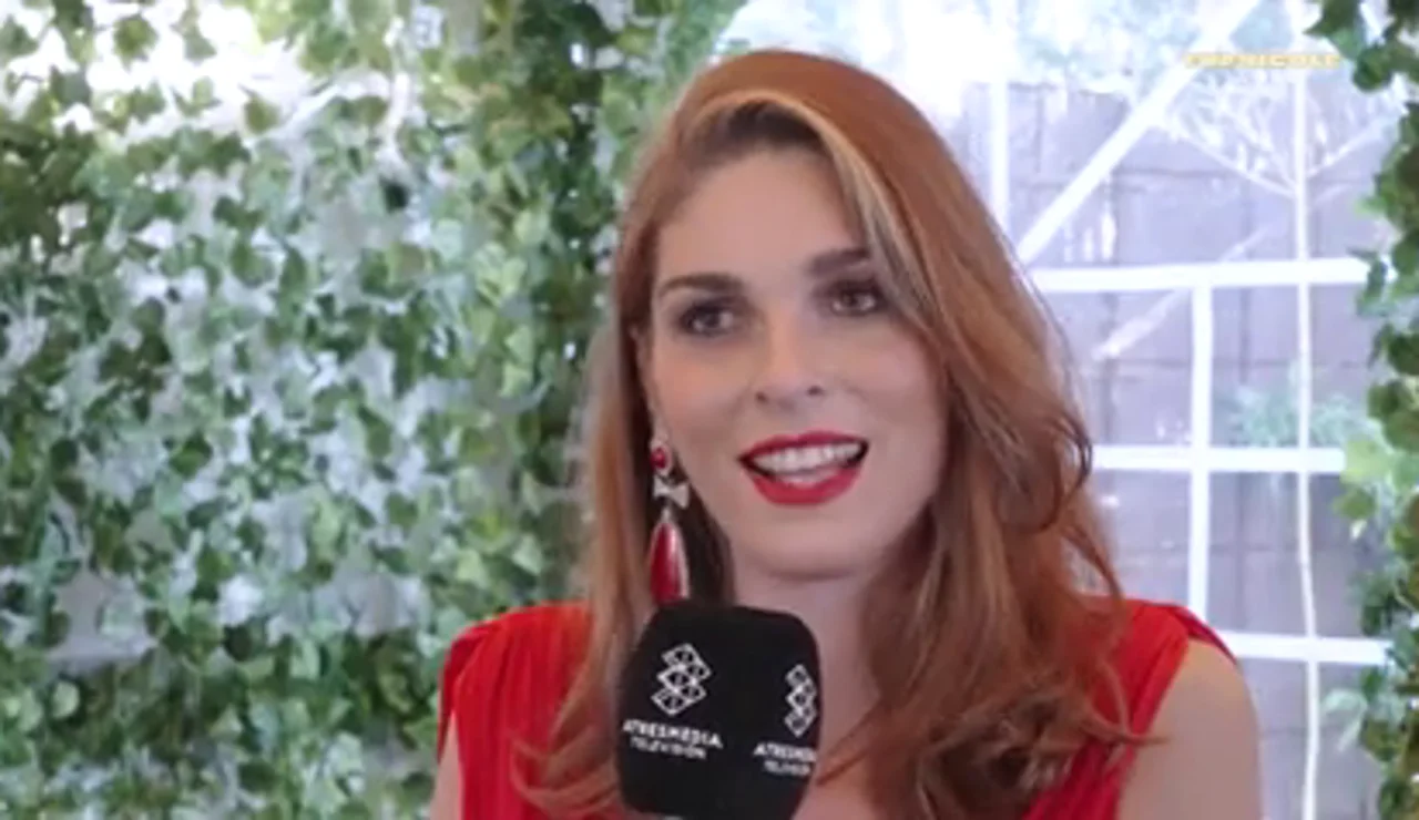 La mujer que ha vuelto loco al alcalde: Deborah es Geena San Román