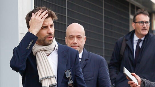 Gerard Piqu&eacute;, a su salida del juzgado de Majadahonda, en Madrid 