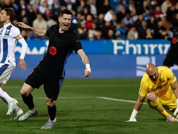 Lewandowski celebra el gol del Leganés en propia puerta Lewandowski celebra el gol del Leganés en propia puerta