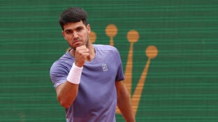 Carlos Alcaraz celebra un punto ante Alejandro Davidovich en las semifinales del Masters de Montecarlo