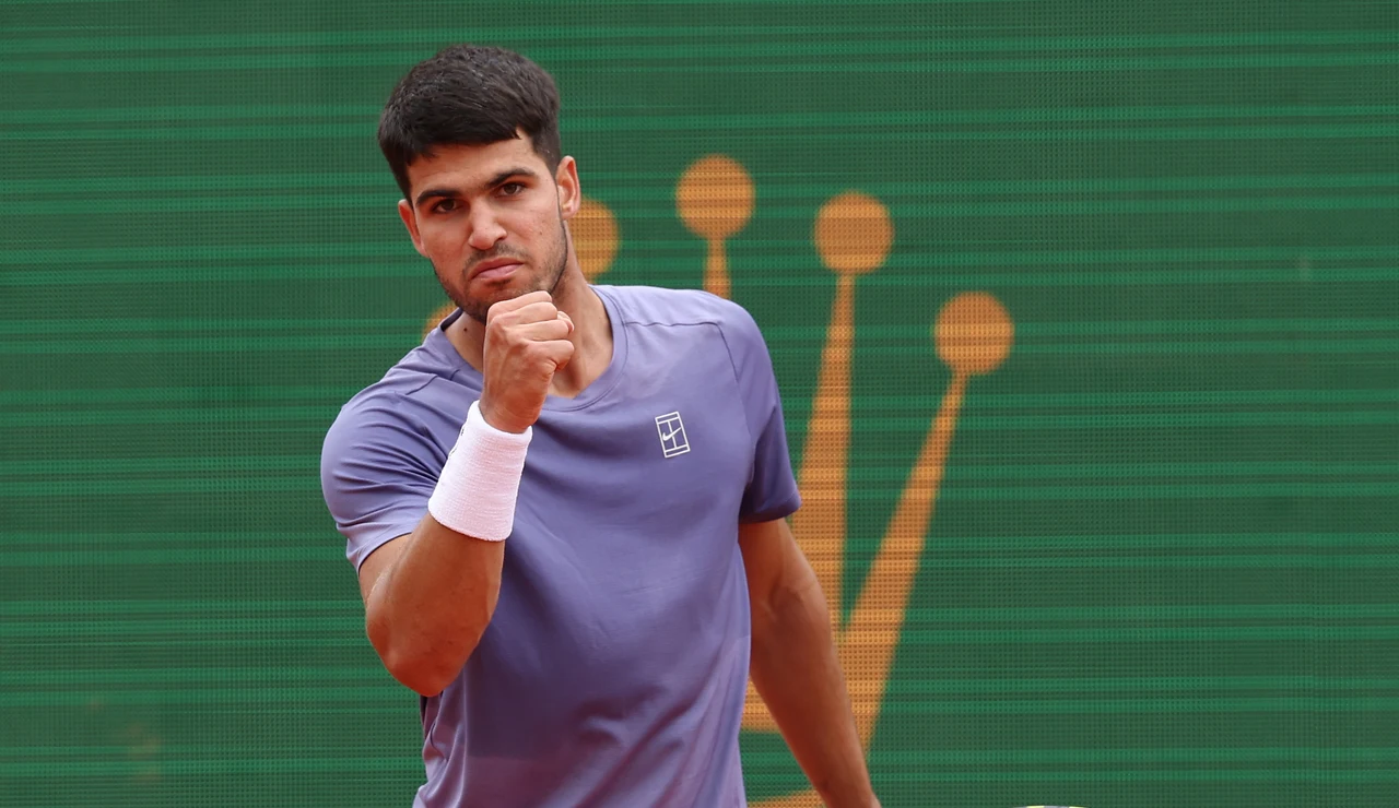 Carlos Alcaraz celebra un punto ante Alejandro Davidovich en las semifinales del Masters de Montecarlo