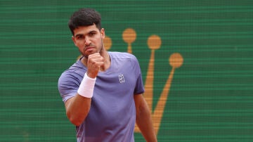Carlos Alcaraz celebra un punto ante Alejandro Davidovich en las semifinales del Masters de Montecarlo