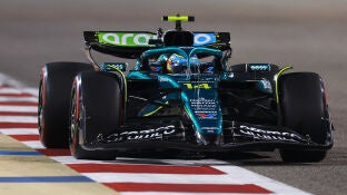 El Aston Martin de Fernando Alonso en el GP de Bahr&eacute;in