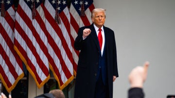 A3 Noticias Fin de Semana (12-04-25) Trump eximirá de los aranceles recíprocos a teléfonos, ordenadores y chips