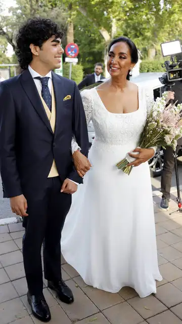 Triana Jiménez junto a su hijo Manu Triana Jiménez junto a su hijo Manu