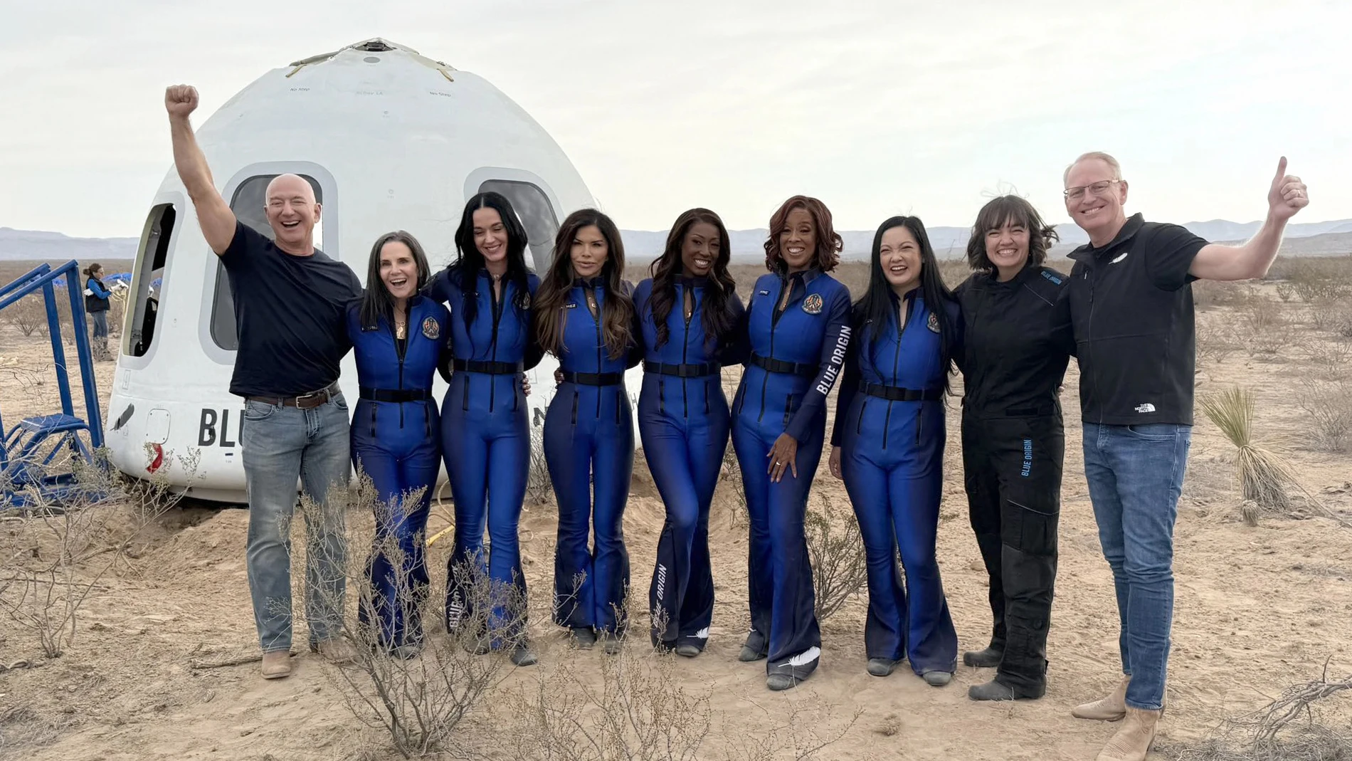 Jeff Bezos y las tripulantes en la misión NS-31 Jeff Bezos y las tripulantes en la misión NS-31