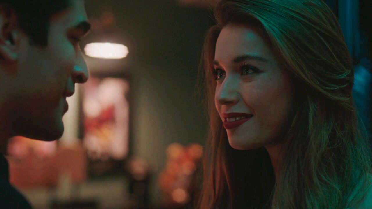 Seyran se cuela en el sueño más bonito de Ferit y él le confiesa todo lo  que siente